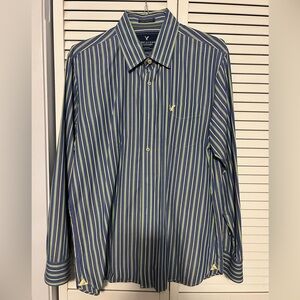 American Eagle “vintage fit” men’s button down shirt. Size XL